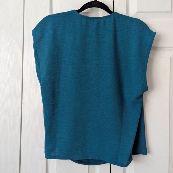 Express Bright Emerald Surplice V-Neck Top | NWOT | Women’s Medium | Cap Sleeve - Picture 5 of 5